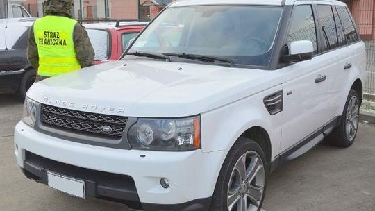 Włoch chciał wyjechać z Polski kradzionym Range Roverem