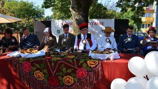 Włodawa czytała "Wesele". Tydzień później niż wszyscy [zdjęcia]