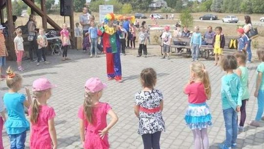 Włodawa: "Energetyczne" tornistry trafiły do dzieci