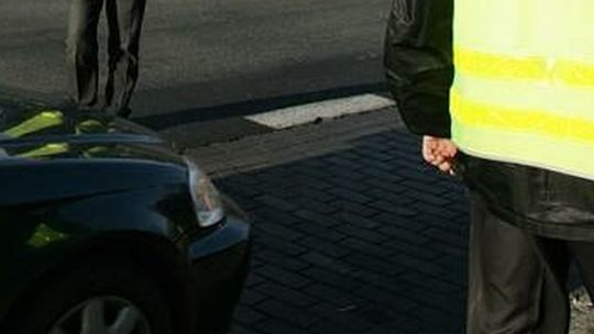 Włodawa: marihuana i poszukiwany mężczyzna w jednym oplu