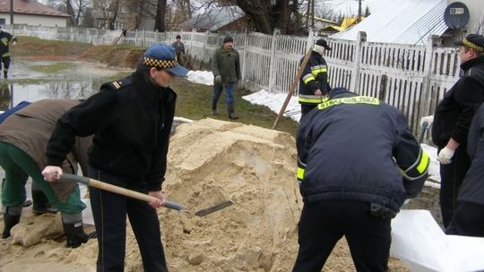 Włodawa: Ratowali domy przed zalaniem