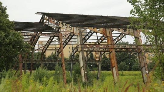 Włosi muszą oddać działkę i szkielet hali na Czubach. Miasto wygrało w sądzie