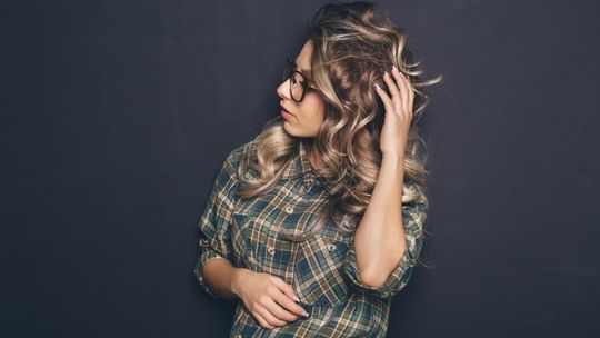 Włosy o zwiększonej objętości? Sprawdź, co warto zrobić!