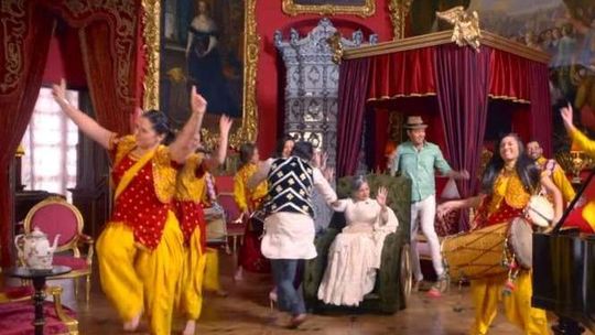 Wnętrza pałacu w Kozłówce w bollywoodzkim filmie Shaandaar (wideo)