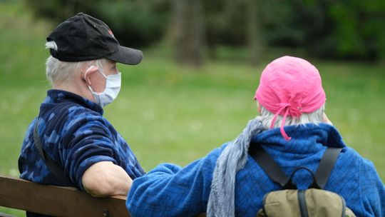 Wniosek o emeryturę lub rentę można złożyć później, a pieniądze i tak trafią na konto