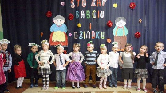 Wnuki życzą, czyli festiwal artystyczny dla babć i dziadków