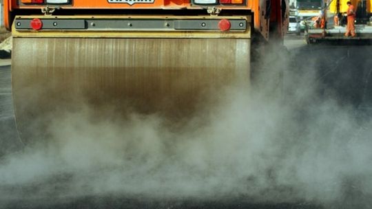 Woda przestanie zalewać drogę Okszów - Nowiny