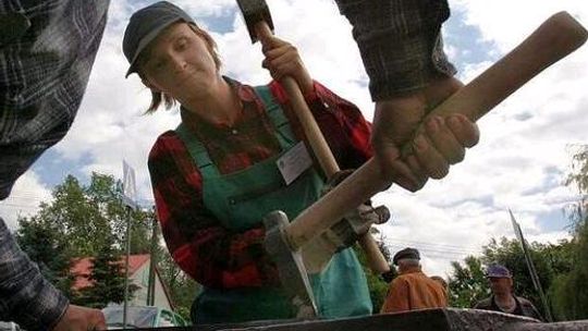 Wojciechów: Rozpoczynają się Ogólnopolskie Warsztaty Kowalskie 