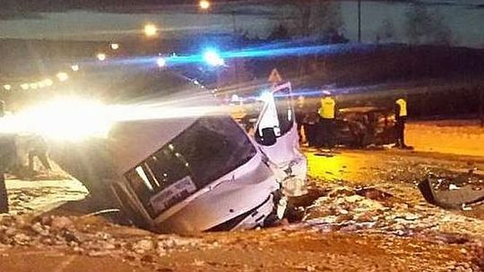 Wojcieszyn: Kierowca VW wjechał w busa, 7 osób w szpitalu