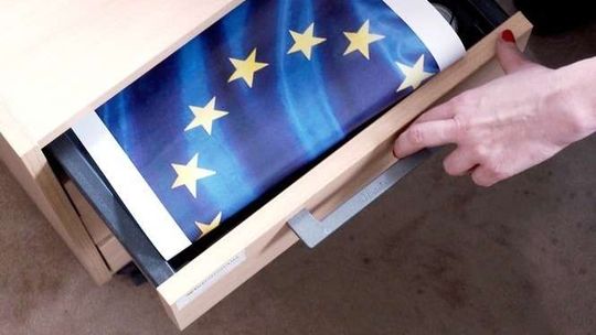 Wojewoda nie będzie częściowo eksponować flagi UE. To był Prima Aprilis