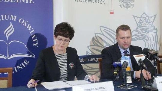 Wojewoda: Reforma edukacji uratowała miejsca pracy nauczycieli. Co na to ZNP?