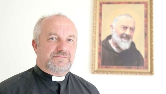 Wojna o księdza. Dusza-człowiek czy despota poniżający innych?