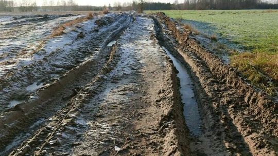 Wojsko rozjechało nadbużańskie drogi i pola. Na razie rekompensat nie ma