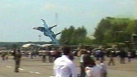 Wojskowy samolot runął w tłum widzów