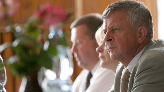 Wójt dostał 36 tys. zł nagrody zanim stracił stołek. Gmina chce zwrotu