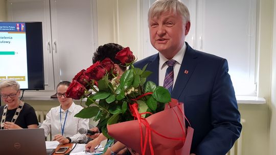 Wójt gminy Puławy z poparciem radnych