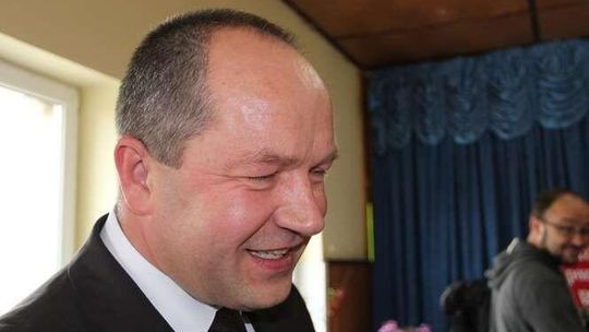 Wójt odwołany w referendum został dyrektorem. Konkursu nie było