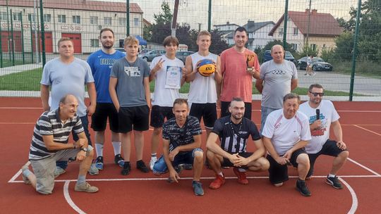 Wola Basket najlepsza w turnieju o Puchar Wójta Gminy Serniki w koszykówce 3x3