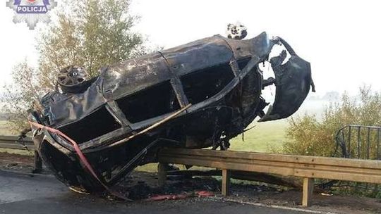 Wola Skromowska: Ford wypadł z drogi i spłonął