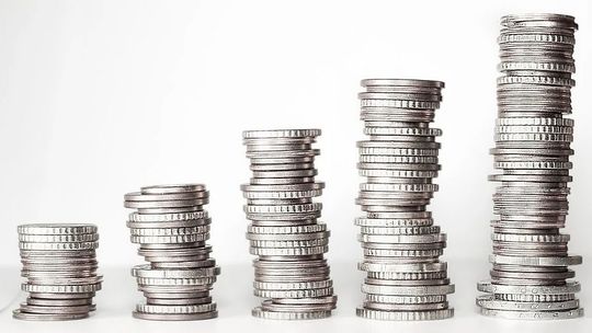 Wolimy spłacać raty, niż spłacać kredyt