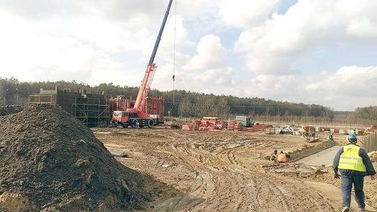 Wólka Rokicka: Sortownia czeka na kamień i kropidło