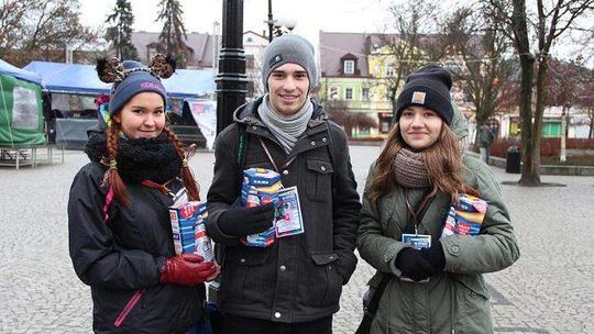 WOŚP w Białej Podlaskiej: Deszcz nie przeszkadza wolontariuszom