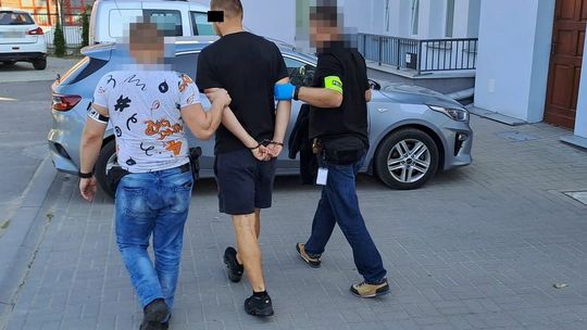 Woził narkotyki w aucie, w domu miał konopie