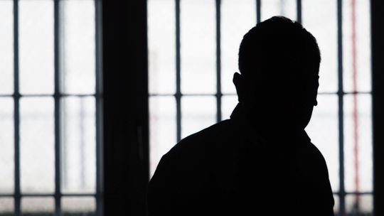 Wpadka w Szczebrzeszynie. Policja nagle zagląda do tapczanu