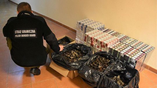 Wpadli na gorącym uczynku. Funkcjonariusze z NOSG zatrzymali dwóch przemytników