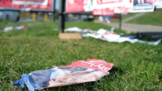Wpadli w furię na widok plakatów znanej kandydatki PiS. Grozi im 5 lat więzienia