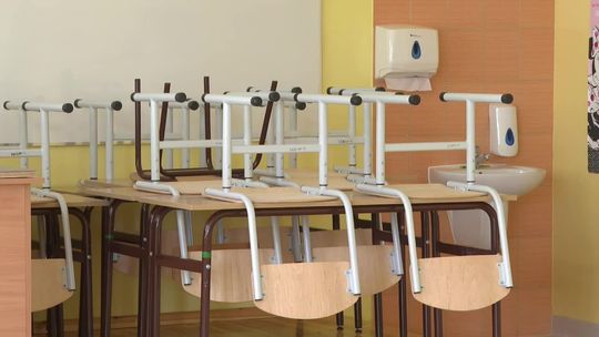 Wraca szkoła po staremu. Matura nadal tylko pisemna, egzamin dla ósmoklasistów w maju