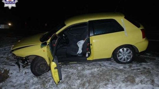 Wracali z wesela po pijanemu, wpadli do rowu. Nie chcieli powiedzieć kto kierował