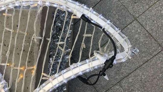 Wracali ze "śledzika", zniszczyli skrzydła anioła. Dziś będą naprawione