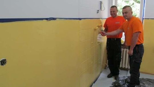 Wspólnie remontują Wspólny Świat. Wolontariusze pracują dla dzieci