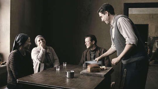 Wstrząsający obraz powojennej miłości w Teatrze Starym. "Róża" Wojciecha Smarzowskiego