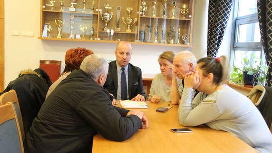 "Wstydzimy się tam mieszkać". Mieszkańcy Olszowej dopominają się o "normalność"