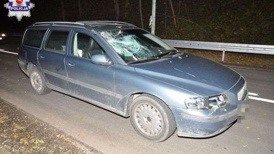 Wszedł na jezdnię, prosto pod koła. 55-latek zginął na miejscu