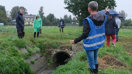 Wszyscy umywają ręce, a mieszkańca Franciszkowa od lat zalewa woda i… krew