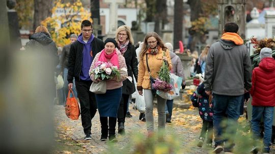 Wszystkich Świętych w Lublinie. Tłumy na cmentarzu przy ul. Lipowej. Zdjęcia
