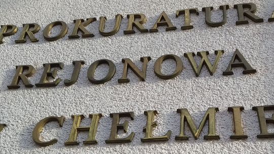 Wybili szybę w Prokuraturze Rejonowej w Chełmie. Szuka ich policja