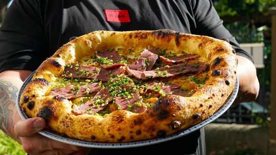 Wybory 2023. Dostarczyli 300 pizz czekającym na głosowanie