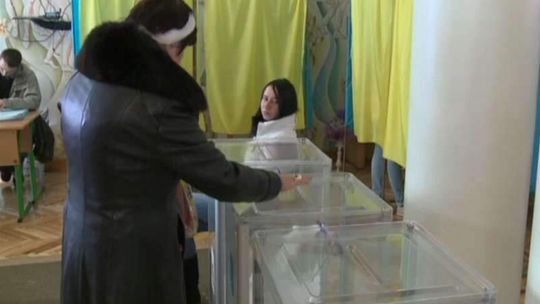 Wybory na Ukrainie. Według sondaży wygrał Blok Petra Poroszenki