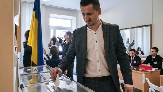 Wybory prezydenckie na Ukrainie. Głosowali także w Lublinie [zdjęcia]