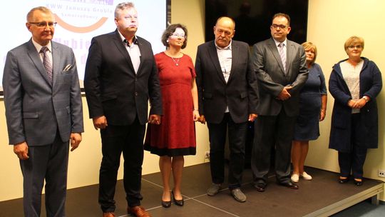 Wybory w Puławach. Grobel pokazuje kandydatów i obiecuje wewnętrzną obwodnicę