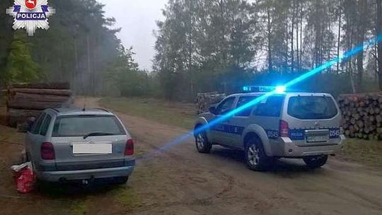 Wybrał się na konną wycieczkę. Po drodze zasnął i się zgubił