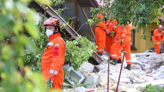 Wybuch gazu w Chodlu. Strażacy szukają dwóch osób w gruzowisku