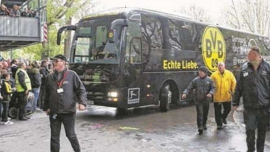 Wybuch koło autokaru Borussii Dortmund. Tuż przed meczem z AS Monaco