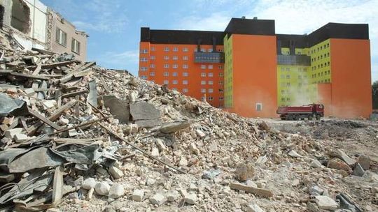 Wyburzyli stary gmach Centrum Onkologii