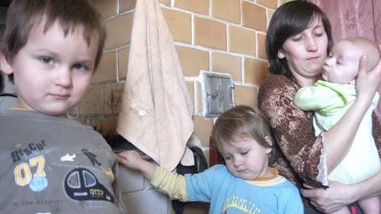 Wychowują siedmioro dzieci, nie mają za co żyć