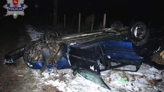 Wyciągnął z auta kierowcę, pobił, a potem dachował